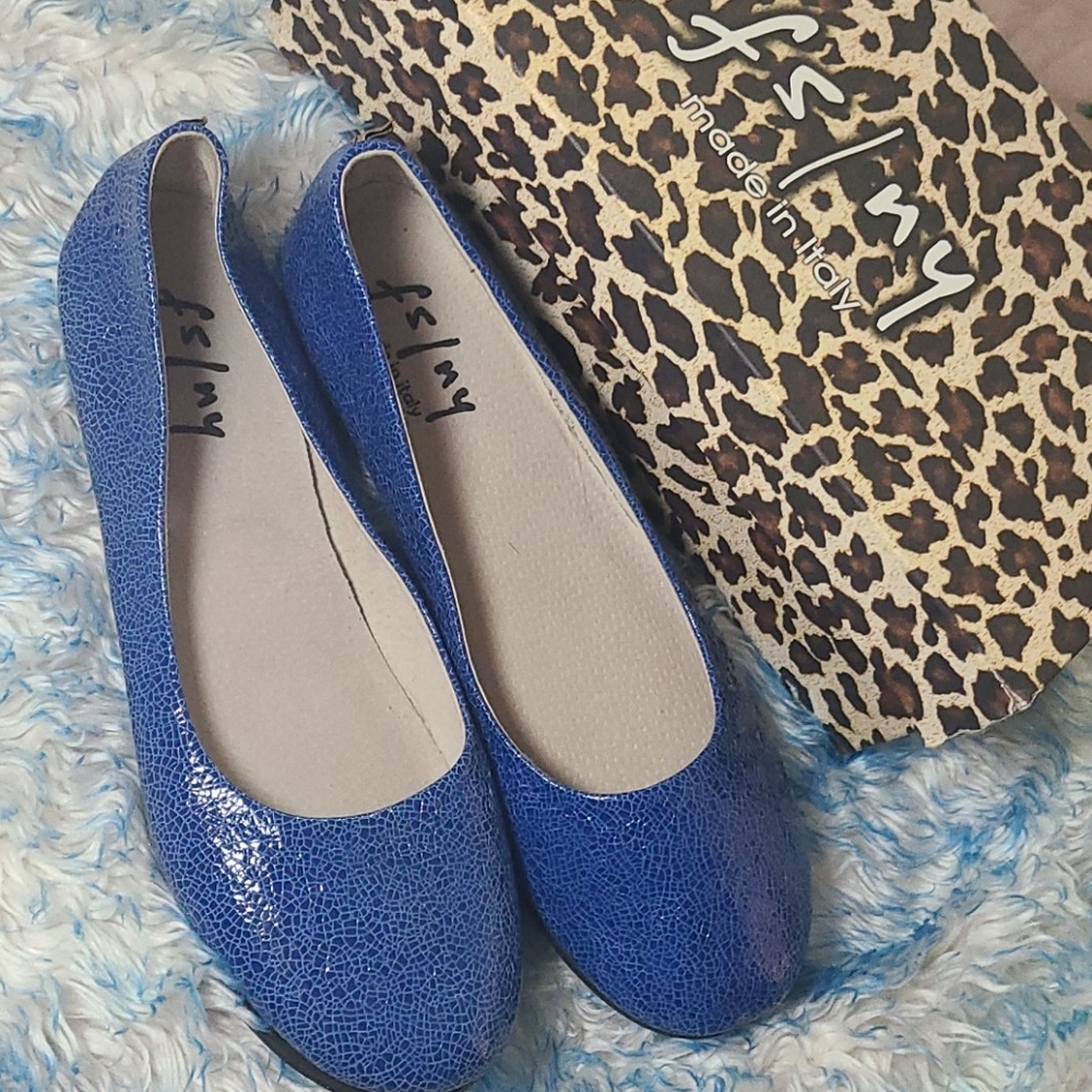 FS French Sole blue crackle flats